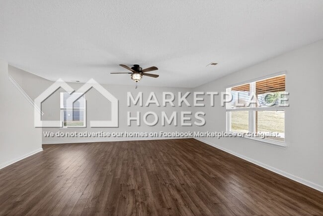 Photo - 1067 Evan Ct