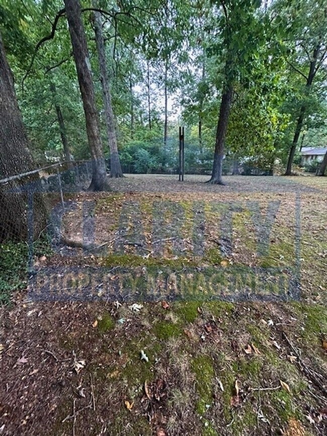 Photo - Centrally located, three bedroom home!