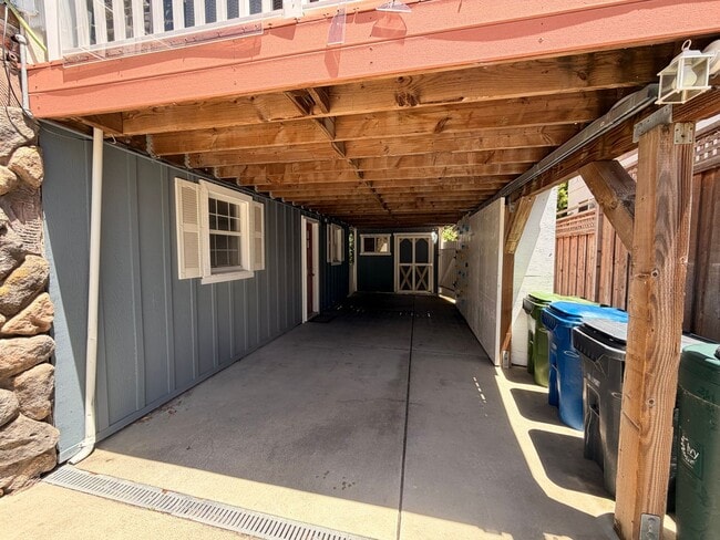 Building Photo - 640 Tabor Dr Unit 640 Tabor Drive B