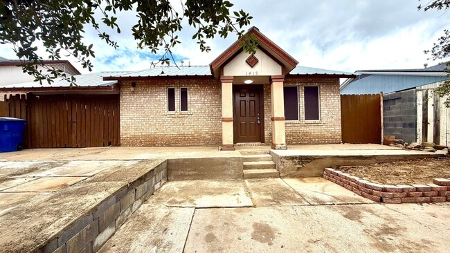 Photo - 1419 Reagan Dr