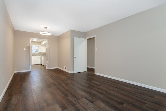 Photo - 7551 Brentcove Cir