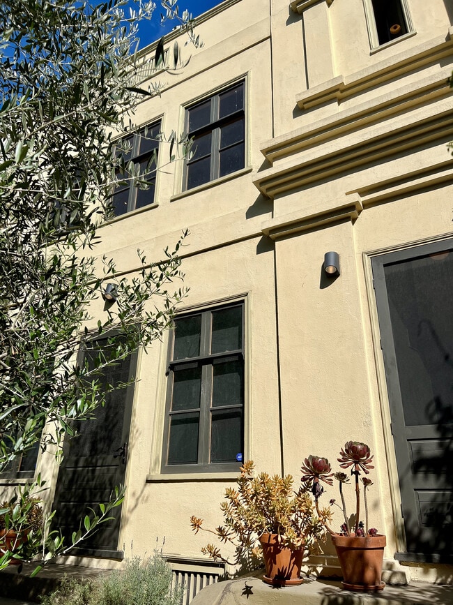 Photo - 234 Columbia Pl