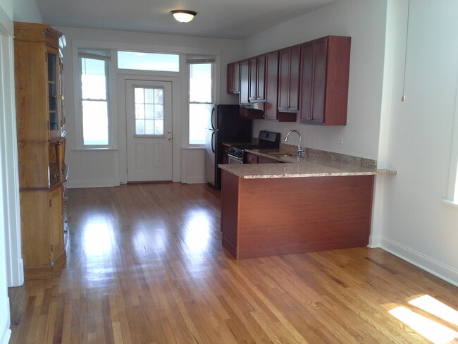 Photo - 3919 Greenview N Ave Apartments Unit 3R