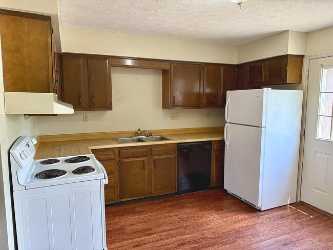 Photo - 102 Northwood Rd