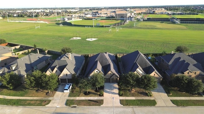 Building Photo - 28015 Castle Park Ln