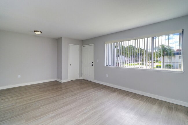 1x1 663 Square Feet