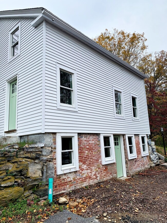 Photo - 10 Plains Rd