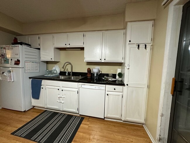 Photo - 1504 W Jefferson Ave Unit A