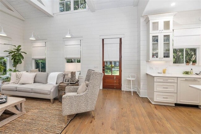 Photo - 1030 Village Oaks Ln
