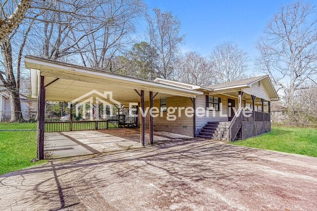 Photo - 990 Stowe St