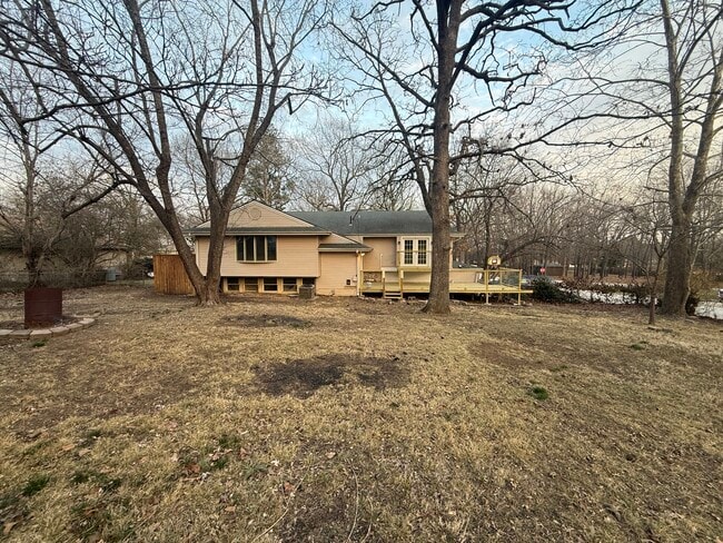 Photo - 1301 Chateau Dr