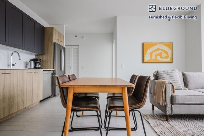 Photo - 1035 W Van Buren St Unidad FL28-ID1166