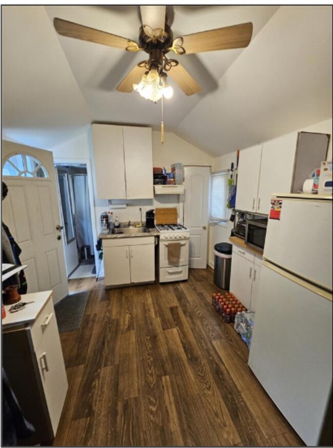 Eat in Kitchen - 11 Sawyer Ave Apartamentos Unidad Cozy Cottage