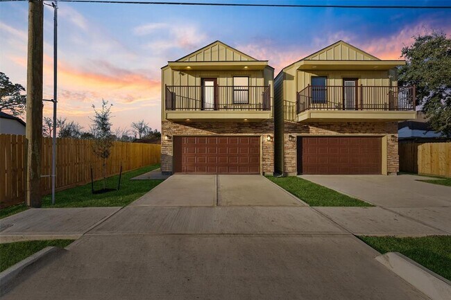 Photo - 2308 Wavell St House