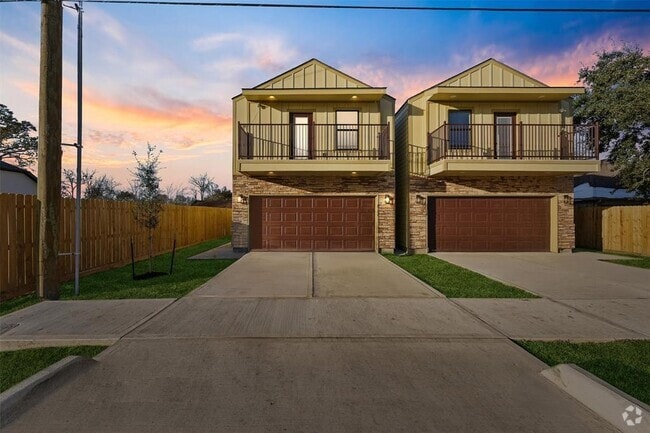 Building Photo - 2308 Wavell St Rental