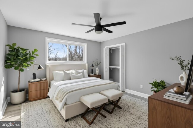 Building Photo - 146 Joliet St Unit B