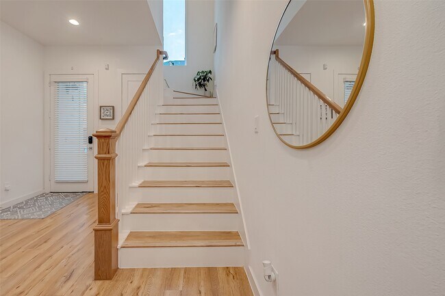 Photo - 8911 Knoll Villas St