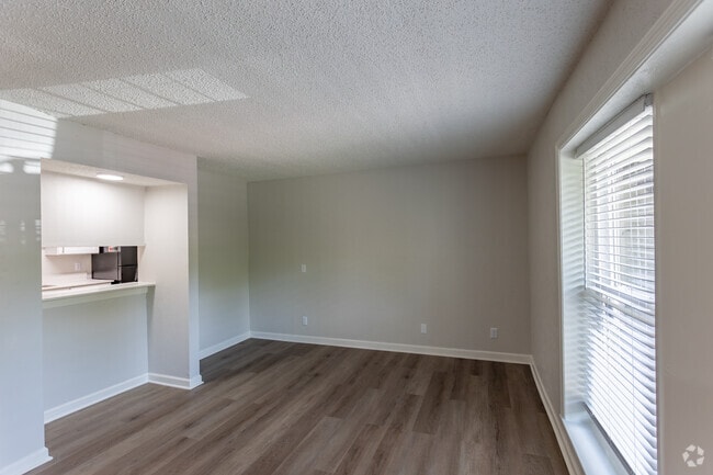 3BR, 2BA - 1,142SF - Living Room - Parkwood Villa