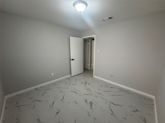 Photo - 2218 S Ferrisburg Ct