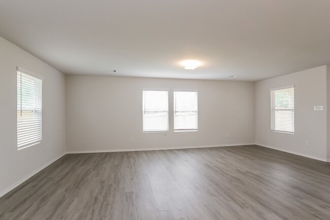 Photo - 305 Shelby Meadow Dr