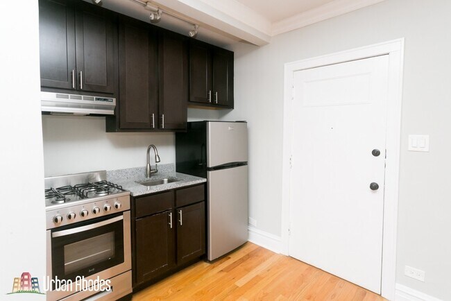 Photo - 4738 N Hermitage Ave Unit M01B