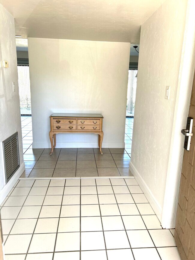 Vestíbulo - 4031 Abbey Ct Unidad 4041 Abbey Court