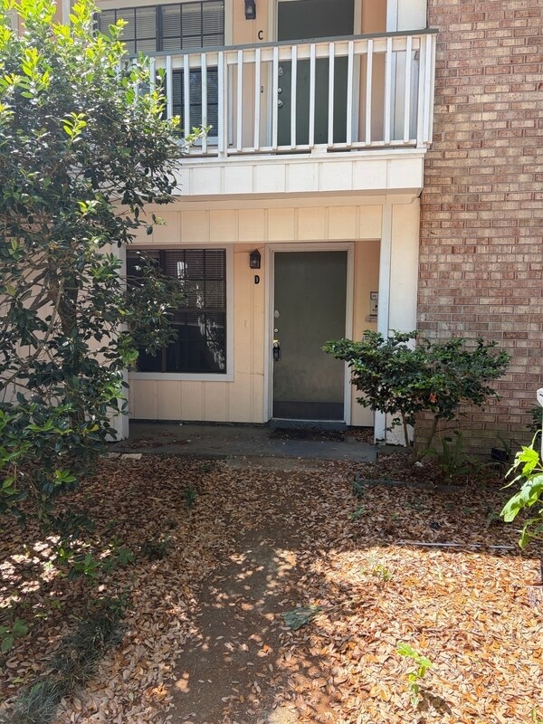Photo - 220 Atkinson Dr