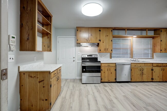 Photo - 1641 Marian Dr