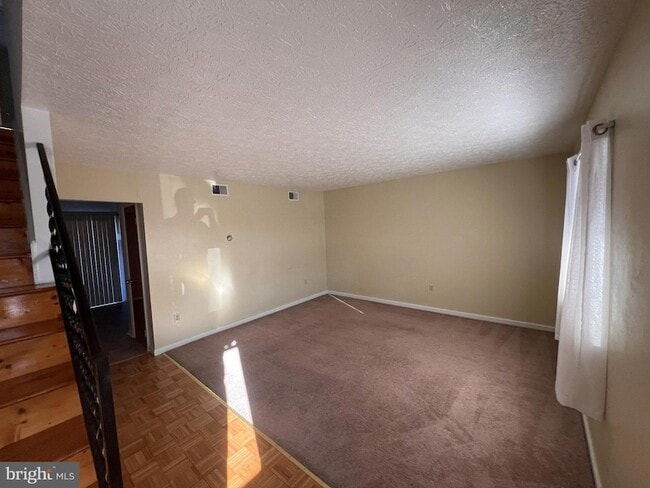 2352 Roosevelt Blvd