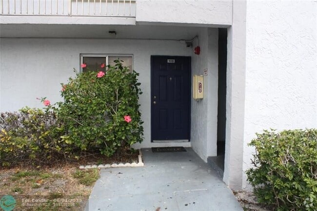 Building Photo - 8610 N Sherman Cir Unit 108 Rental