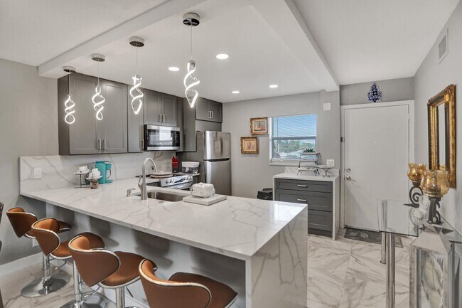130 NE 26th Ave Unit 307