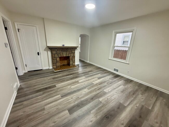 Photo - 436 Larcomb Ave