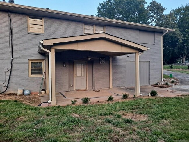 Building Photo - 1063 Pleasant Hill Rd Rental