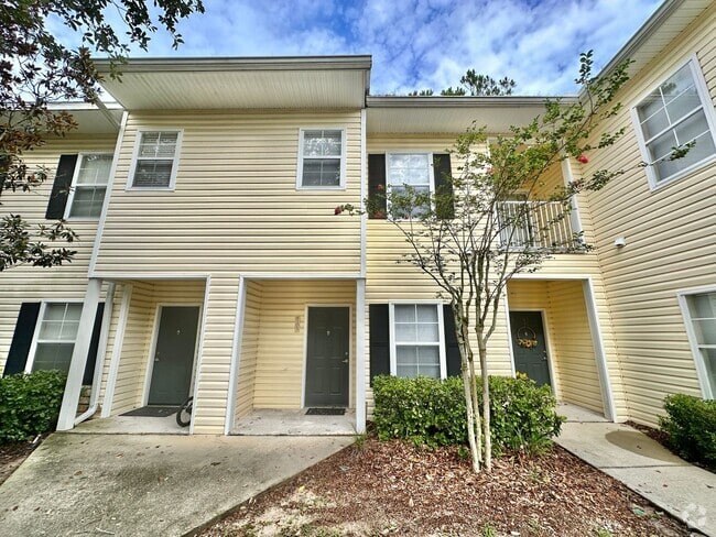 Building Photo - Stylish 2 bed, 2.5 Bath Condo in Magnolia ...