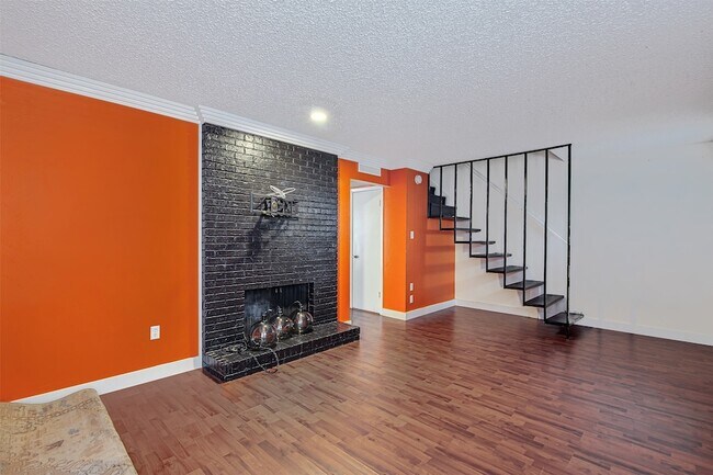 601 St Charles Dr