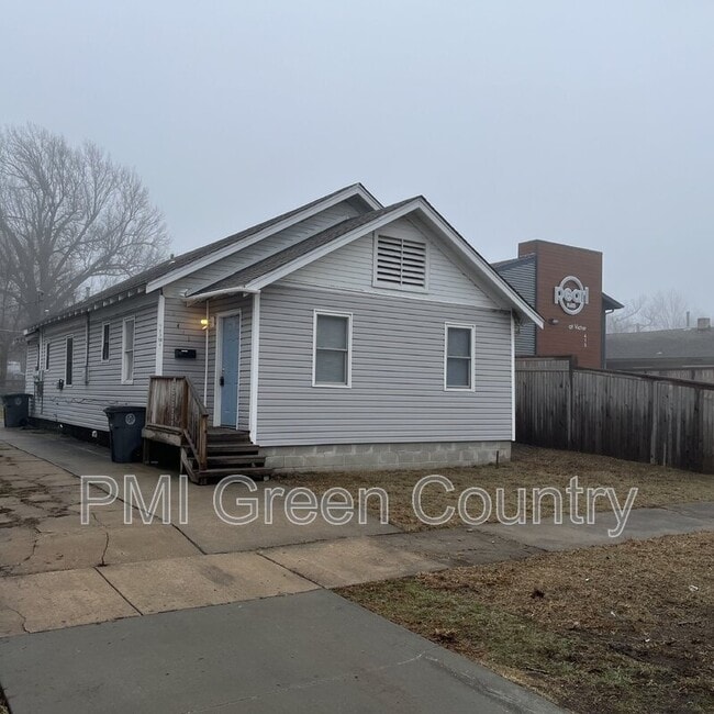 Photo - 411 S Victor Ave