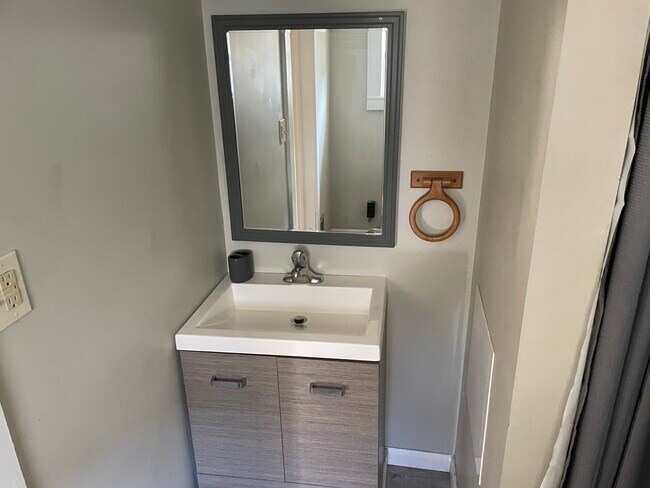 Photo - 934 N 4th St