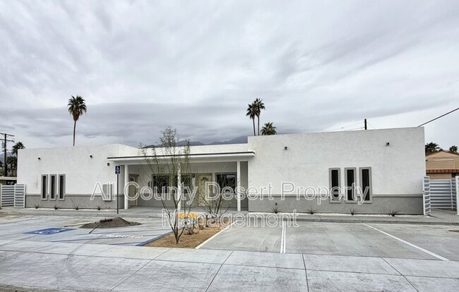 Building Photo - 517 S Mountain View Dr Unit 1