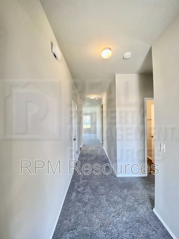 Photo - 1812 Hayes Ln