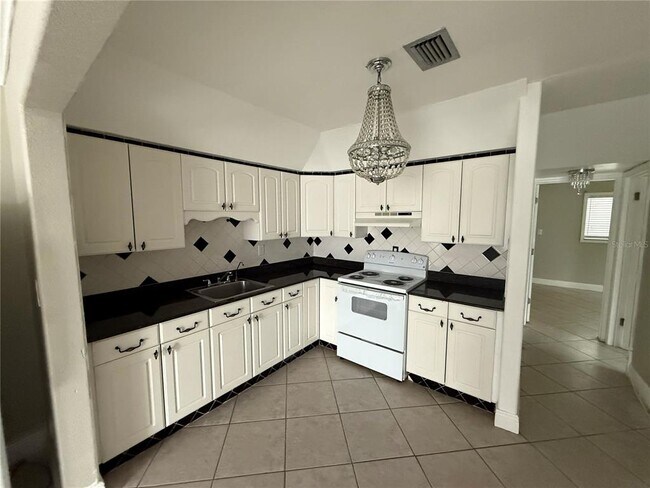 Photo - 1345 Drew St Unit 16