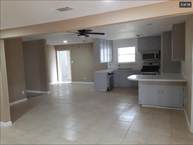 Photo - 1528 Melody Ln