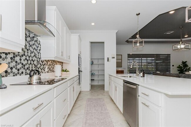 5938 Berwick Ln