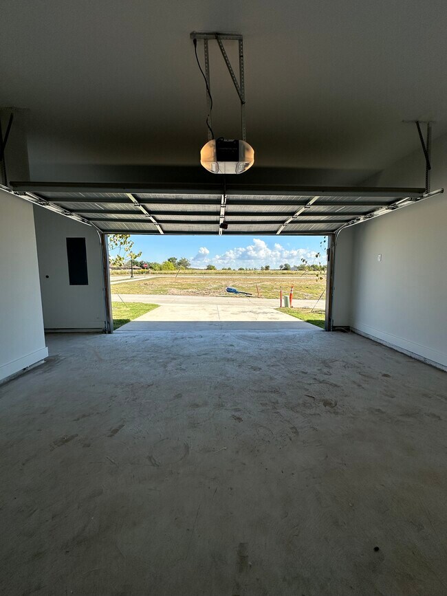 Photo - 8926 Lowell St