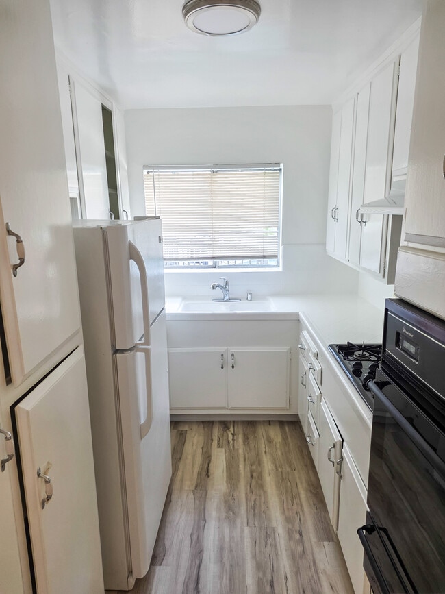 Photo - Gregory Way Apartments