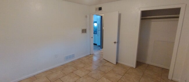 Photo - 820 Apache Ave NW Unidad A