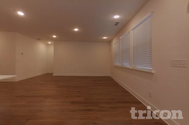 Photo - 73 Mayhaw Pt