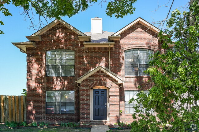 Building Photo - 1711 Bluffview Dr Rental