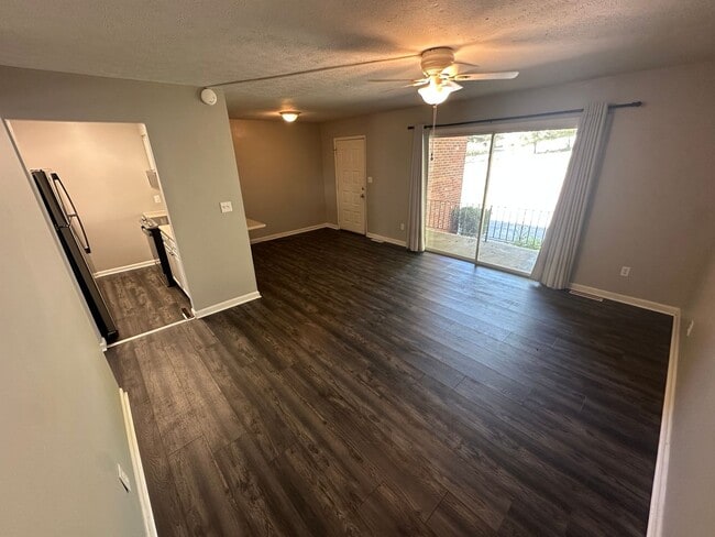 Photo - 18 Old St Marys Pike Unidad 103