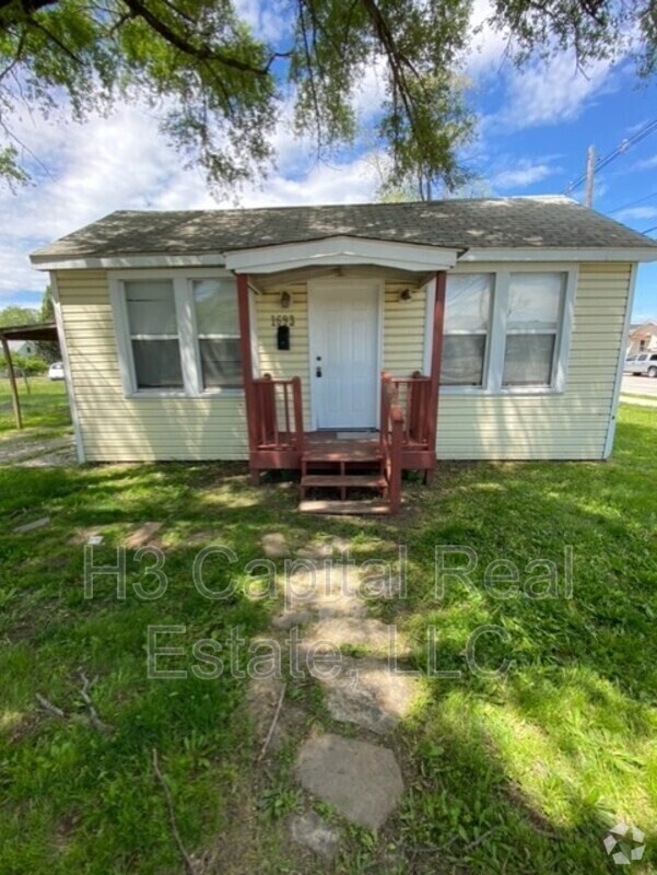 Building Photo - 1693 Market St Rental
