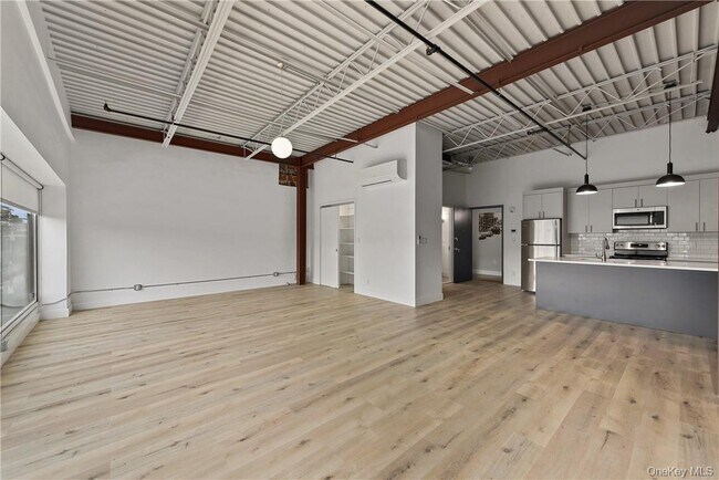 Photo - 189 N Main St Unit 2